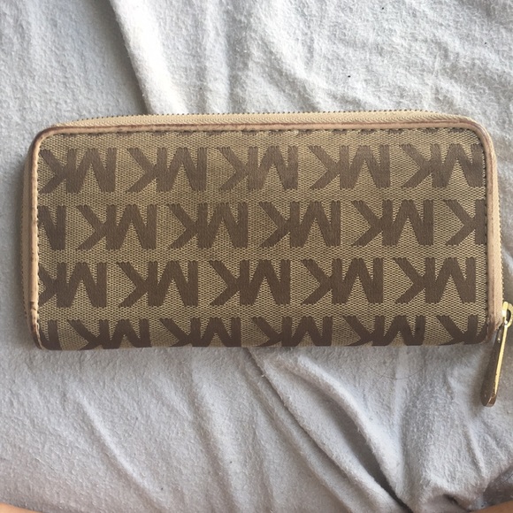 Michael Kors wallet - Picture 2 of 4